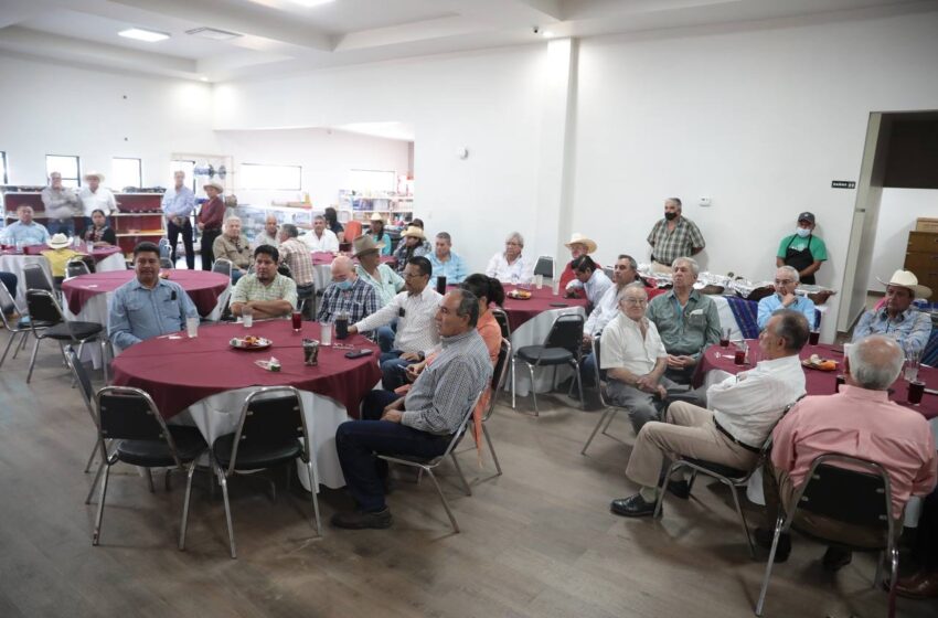  DESTACA GOBIERNO MUNICIPAL LABOR DE GANADEROS LOCALES