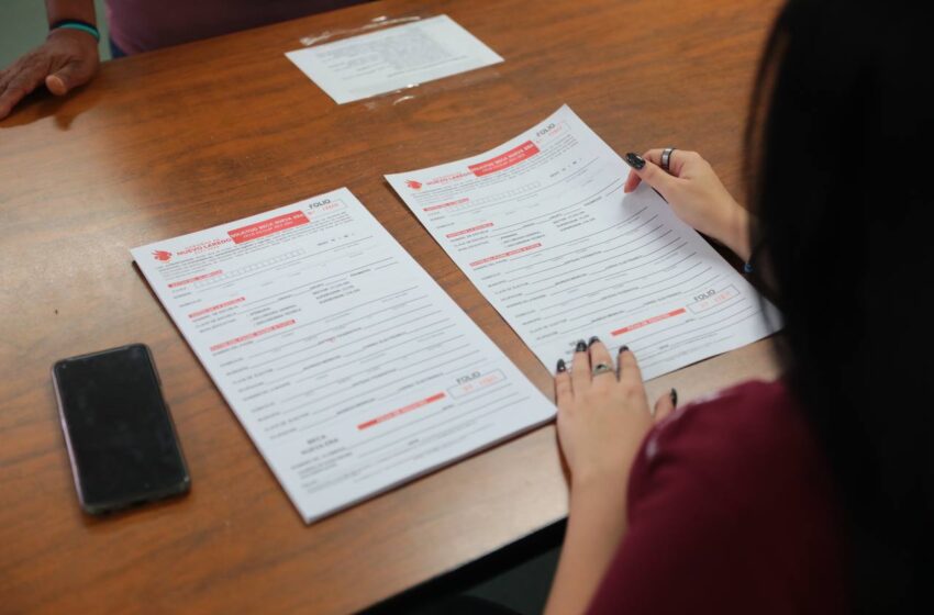  RESPONDEN CIUDADANOS A CONVOCATORIA PARA BECAS UNE; AGRADECEN APOYO A LA EDUCACIÓN