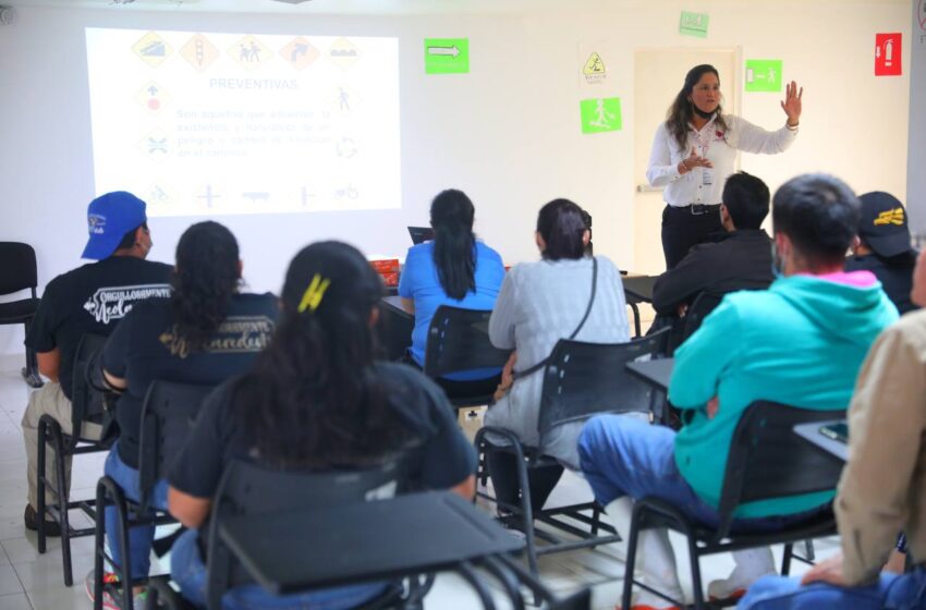  CAPACITA DIRECCIÓN DE TRÁNSITO Y VIALIDAD A MOTOCICLISTAS DE LA CIUDAD