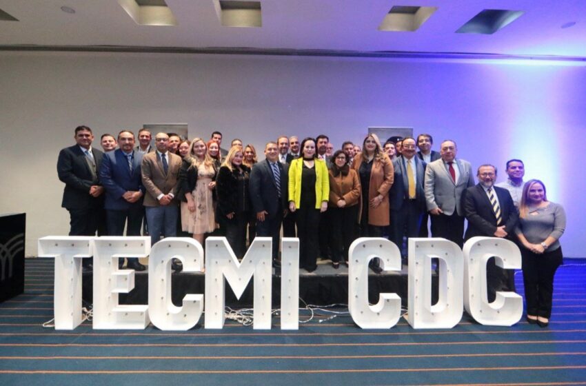  RECIBEN ALCALDESA CARMEN LILIA RECONOCIMIENTO POR PARTE DEL TECMILENIO