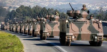  Abbott reforzará la frontera con tanques