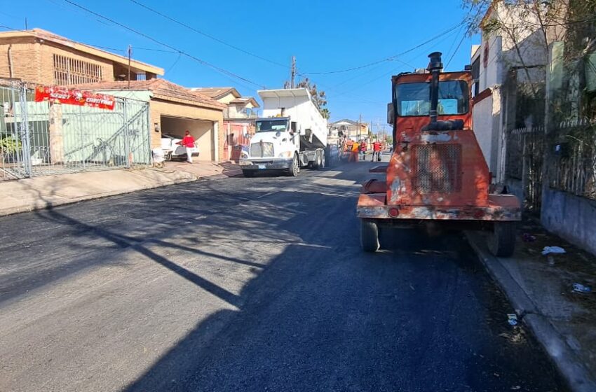  Vecinos agradecen recarpeteo de calle