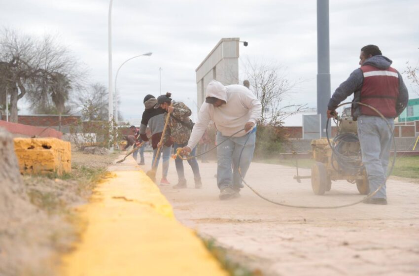  BRINDAN MANTENIMIENTO AL PARQUE MORELOS CON MEGA CUADRILLA