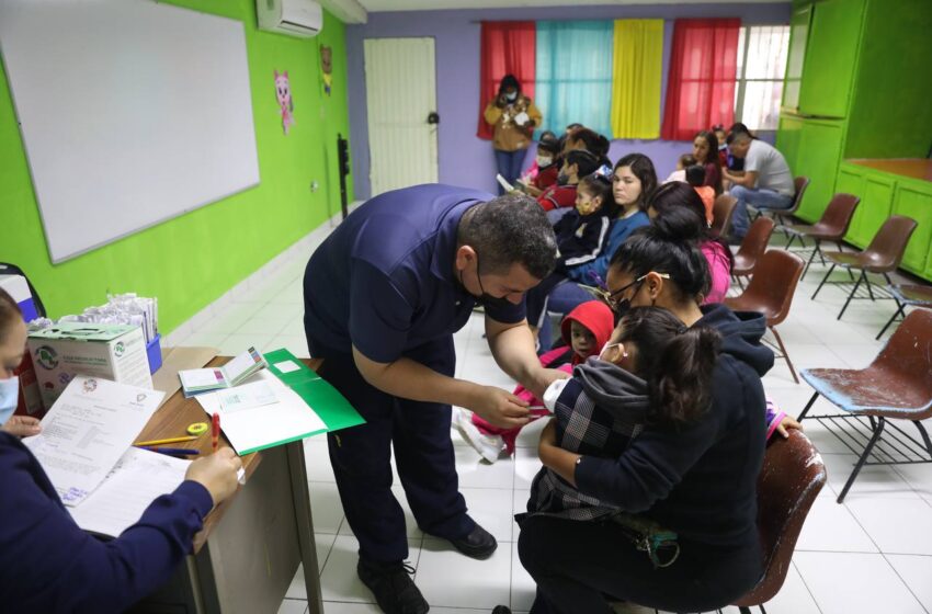 AGRADECEN MADRES DE FAMILIA PROGRAMA “ESCUELA Y SALUD”