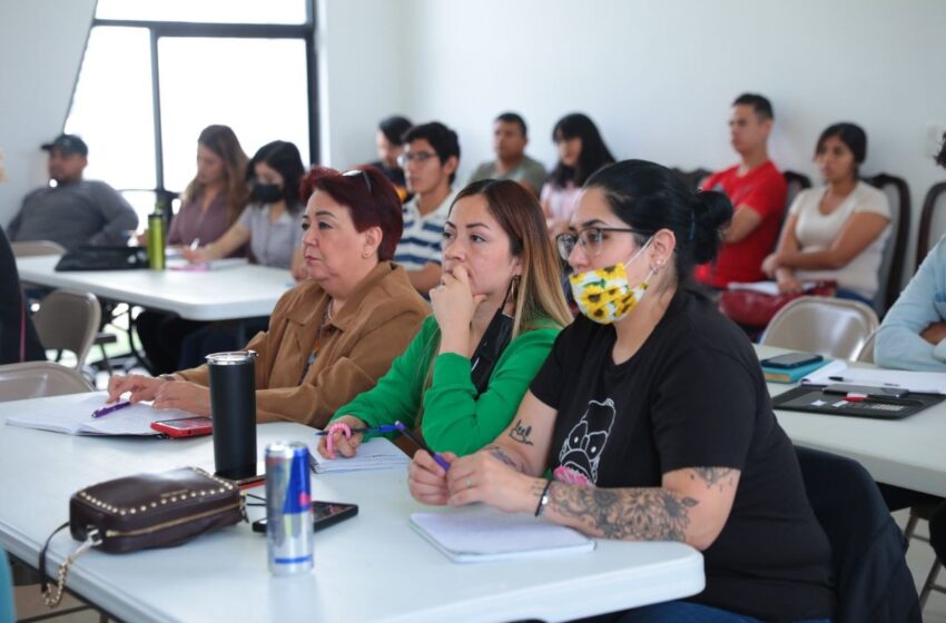  CAPACITA GOBIERNO MUNICIPAL A 70 JÓVENES EN TÉCNICAS DE EMPRENDIMIENTO