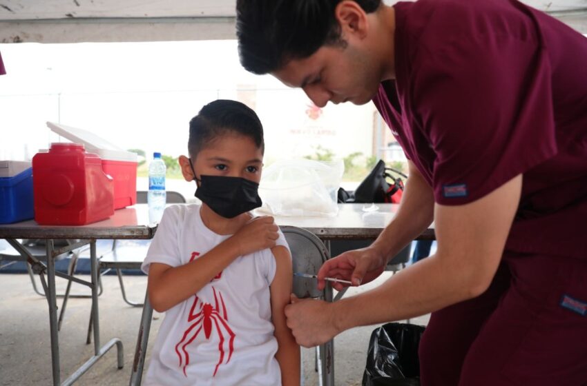  ACUDEN VECINOS DE LOS OLIVOS II A VACUNARSE CONTRA EL COVID-19