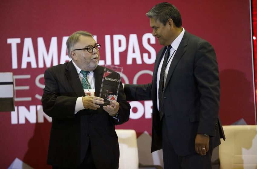  Capacitan a servidores públicos en Victoria