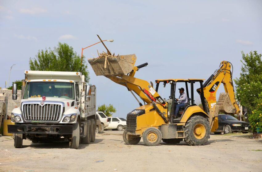  COLABORAN CIUDADANÍA Y GOBIERNO MUNICIPAL PARA ASEAR NUEVO LAREDO