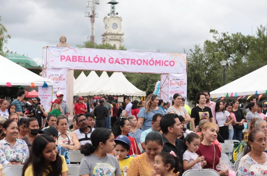  FAMILIAS LLENAN EXPLANADA DE INDEPENDENCIA EN FERIA TURÍSTICA