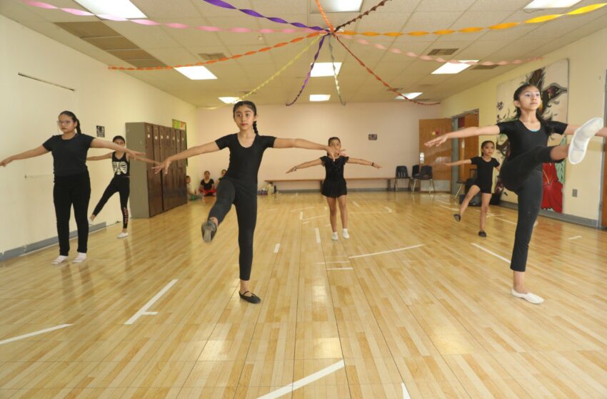  APRENDEN A BAILAR KPOP Y DANZA FOLCLÓRICA EN MAQUILA CREATIVA