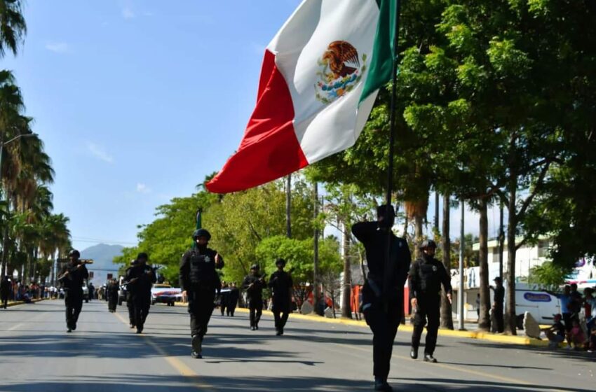 Participa SSPT en tradicional desfile de la Independencia de México