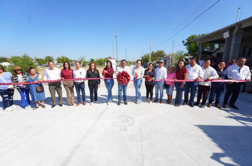  ALCALDESA CARMEN LILIA CANTUROSAS ENTREGA OBRAS DE PAVIMENTACIÓN EN LA COLONIA 150 ANIVERSARIO