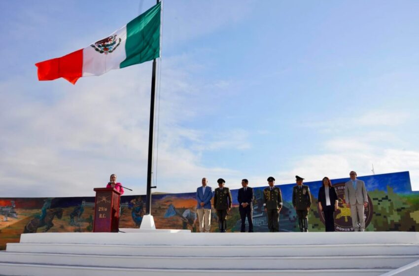  ENCABEZA ALCALDESA CARMEN LILIA CANTUROSAS CEREMONIA CÍVICA EN HONOR A LOS NIÑOS HÉROES