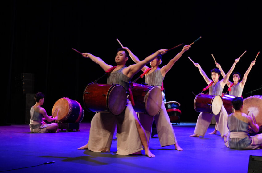  OVACIONA NUEVO LAREDO AL GRUPO HANDS PERCUSSION OF MALAYSIA EN EL FESTIVAL INTERNACIONAL EN LA COSTA DEL SENO MEXICANO