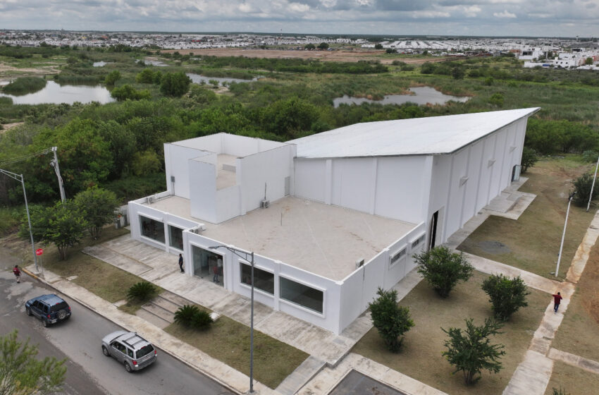 SUPERVISA ALCALDESA CARMEN LILIA CANTUROSAS AVANCES DEL CENTRO DEPORTIVO MULTIDISCIPLINARIO EN LA COLONIA EL NOGAL